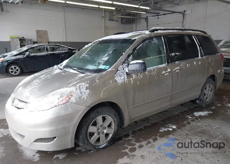 2009 Toyota Sienna Le z USA, uszkodzony, nr VIN 5TDZK23C39S263824
